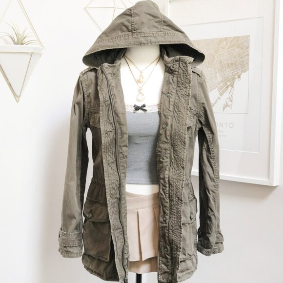 Olive Green Cotton Utility Cargo Anorak Jacket 🫒 TALULA Aritzia - Picture 2 of 13